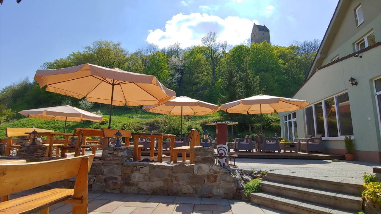 Pod Hradom Restaurant & Pension Topoľcany Bagian luar foto