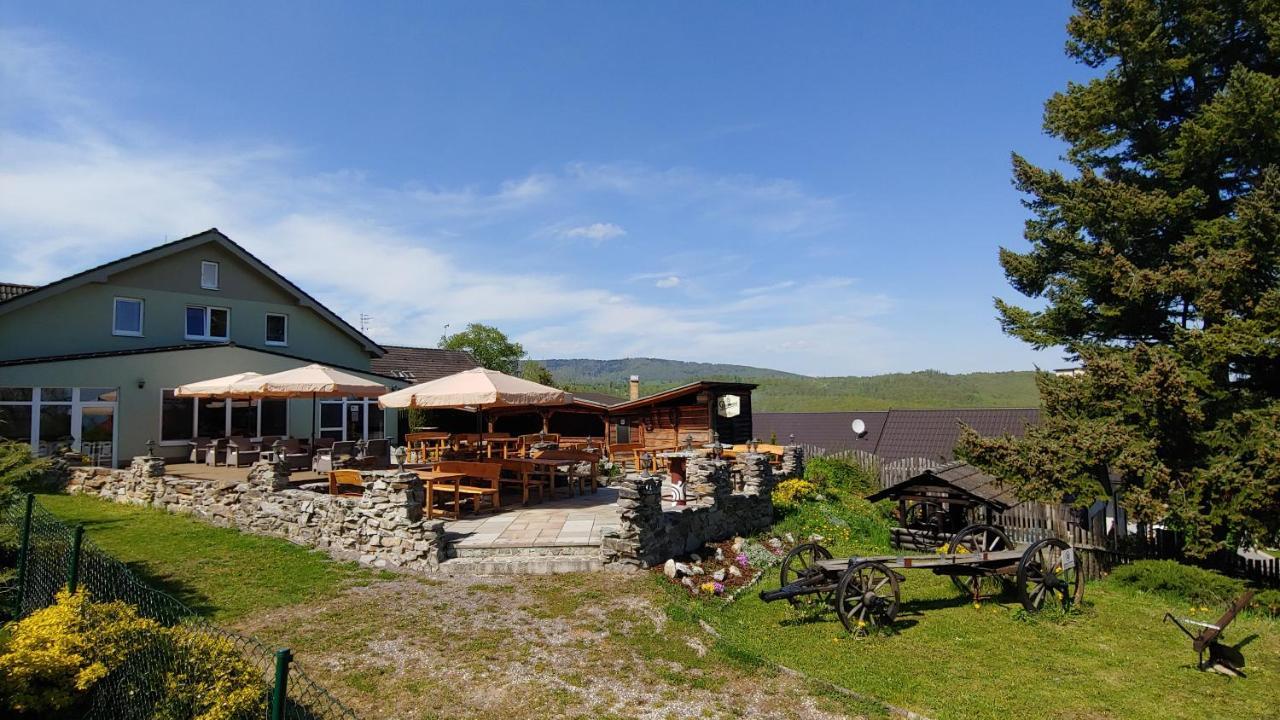 Pod Hradom Restaurant & Pension Topoľcany Bagian luar foto