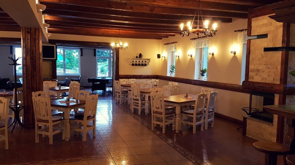 Pod Hradom Restaurant & Pension Topoľcany Bagian luar foto