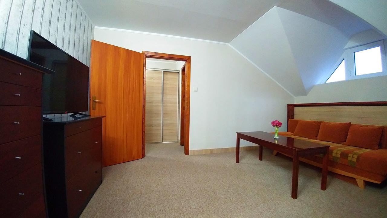 Pod Hradom Restaurant & Pension Topoľcany Bagian luar foto