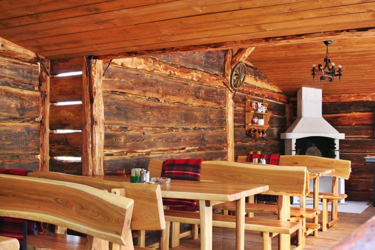 Pod Hradom Restaurant & Pension Topoľcany Bagian luar foto